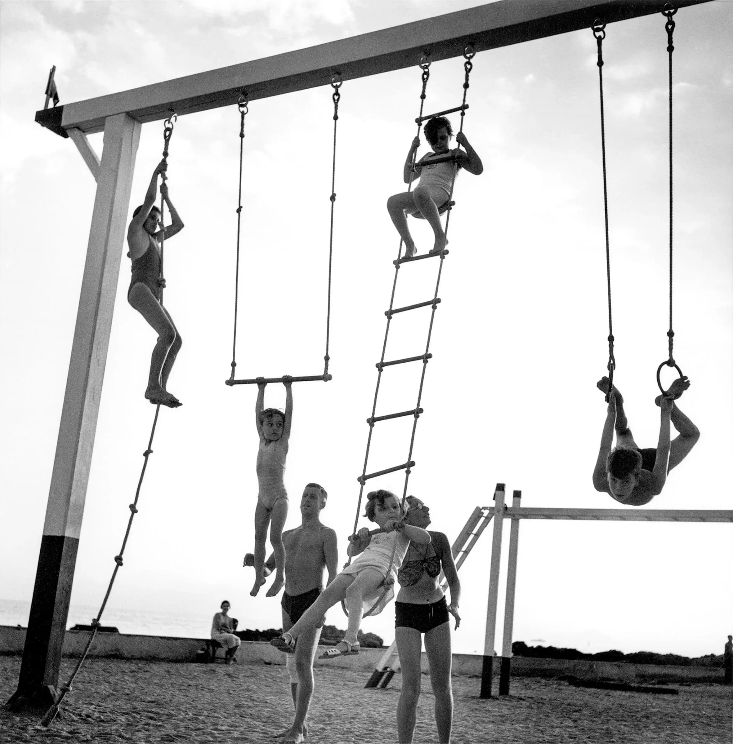 1520 BA 39 Les enfants au Paradise Club, Cannes, 1938