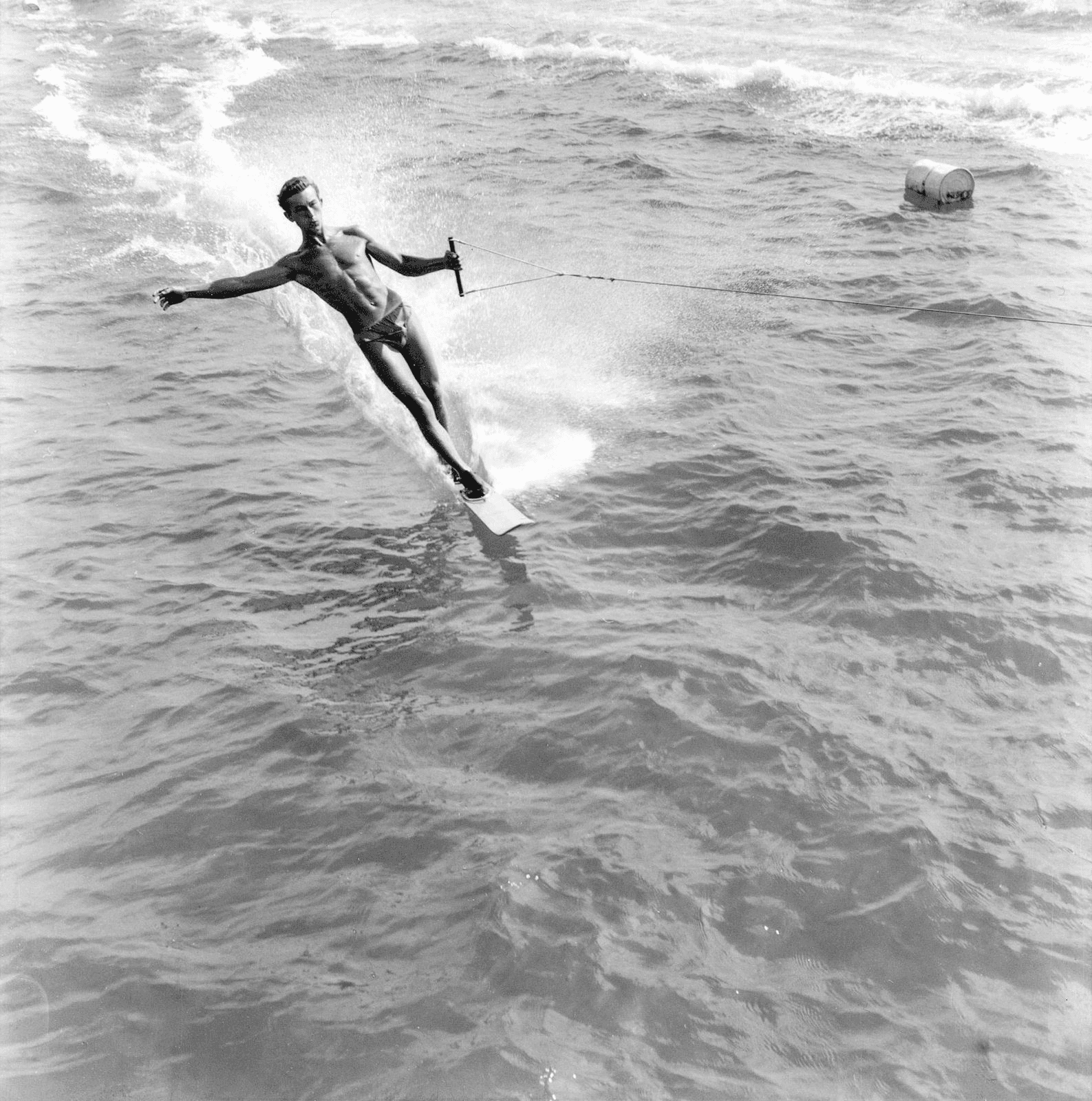 Ski nautique à La Napoule, 1938