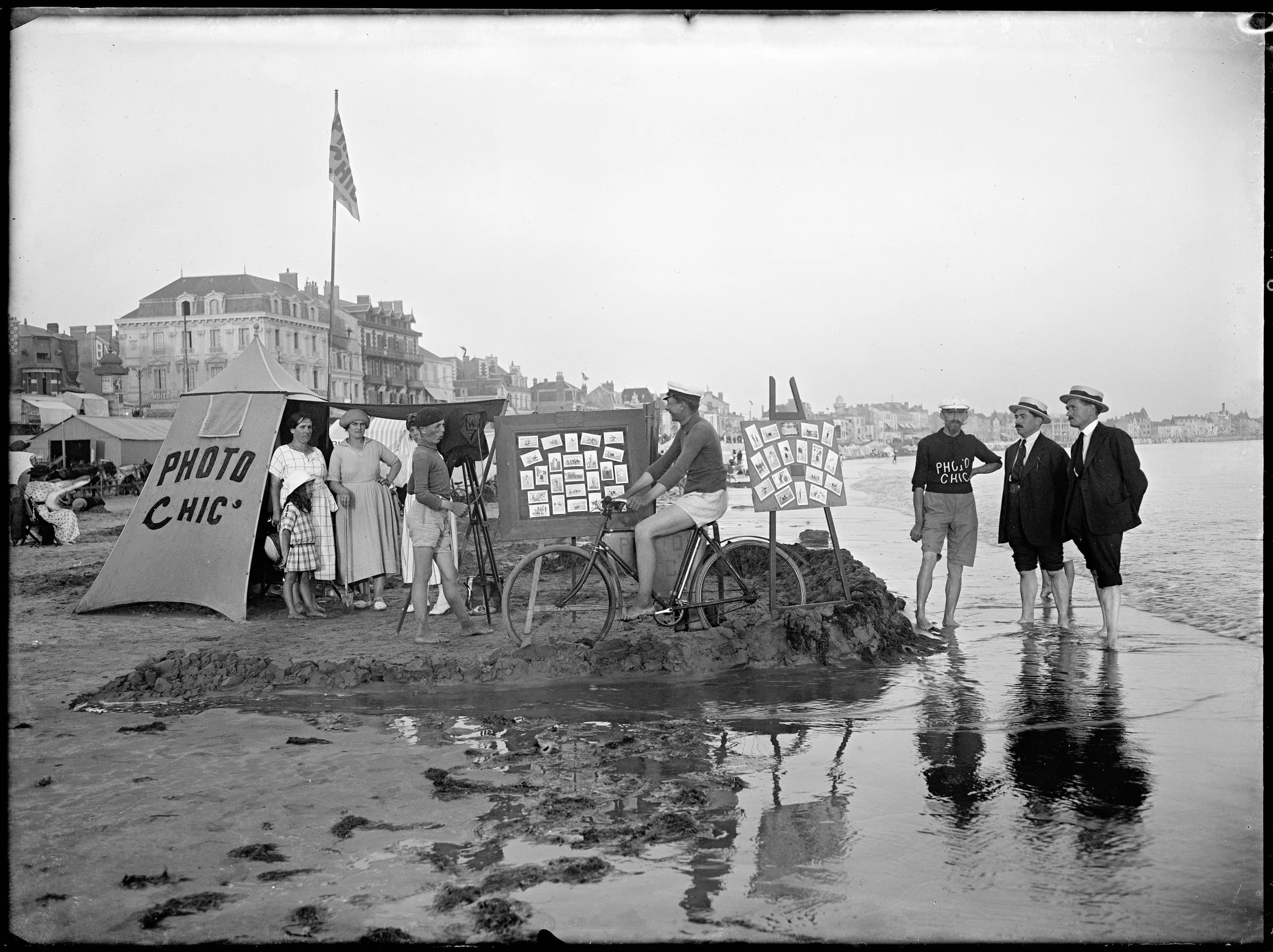 La famille Schall sur le front de mer, studio « Photo Chic »